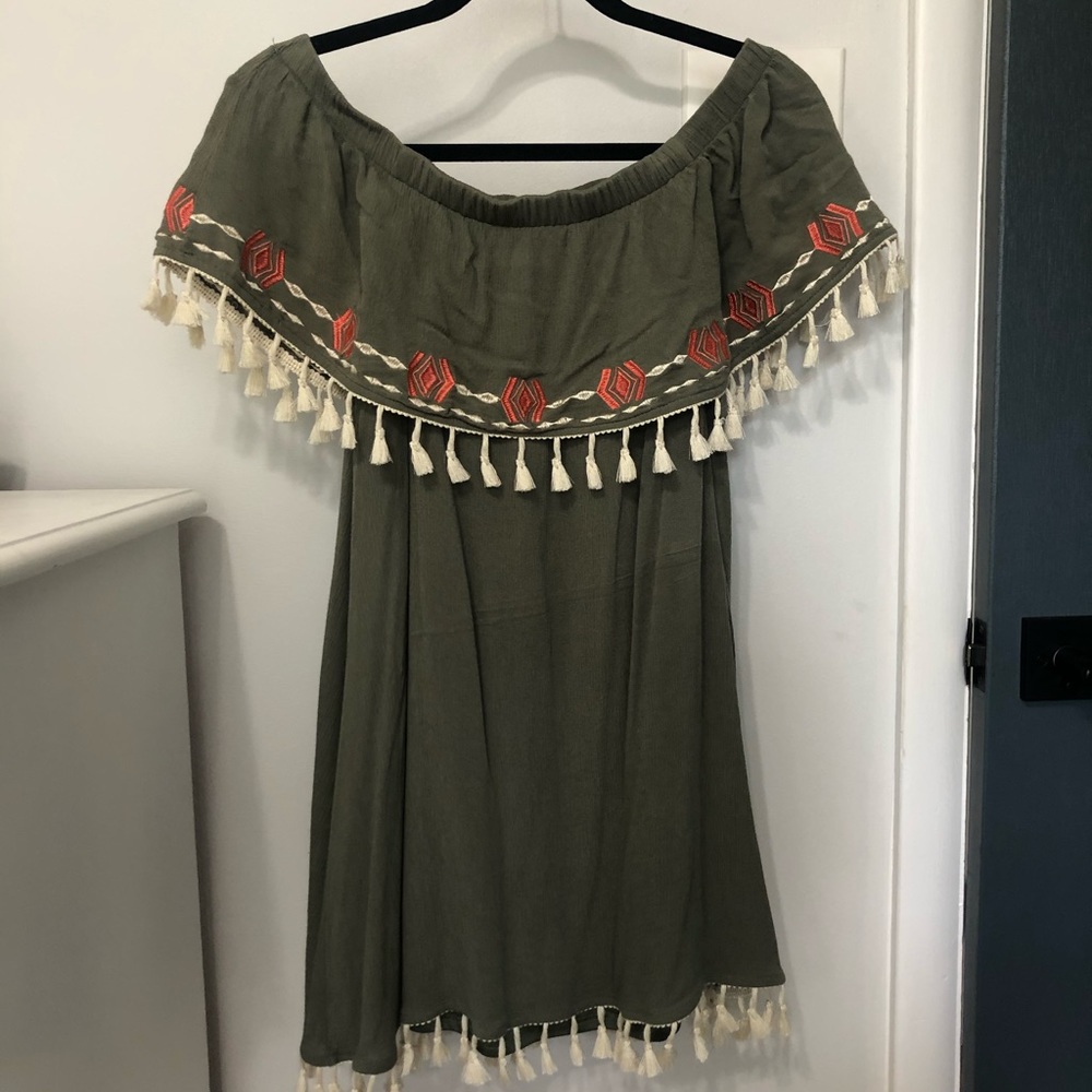 Off the Shoulder Tassle Dress